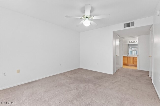 Building Photo - 5710 E Tropicana Ave Unit 2235