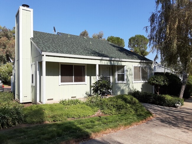 Parte frontal de la unidad - 211 Marina Dr N