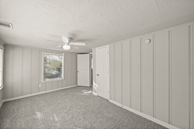 Photo - 203 W Hart Ave