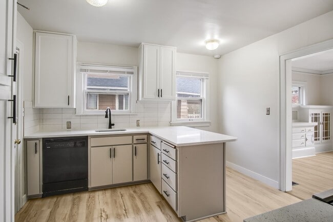 Photo - Beautiful 3 Bed, 1 Bath Rental Home in Irvington Portland!