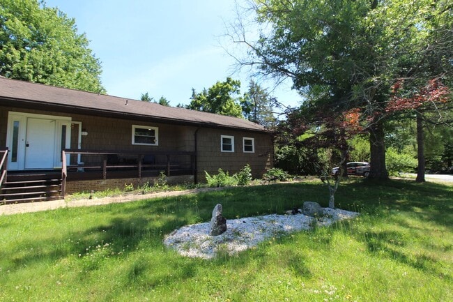 Photo - Bright & Spacious 2-Bedroom Home in Massanutten
