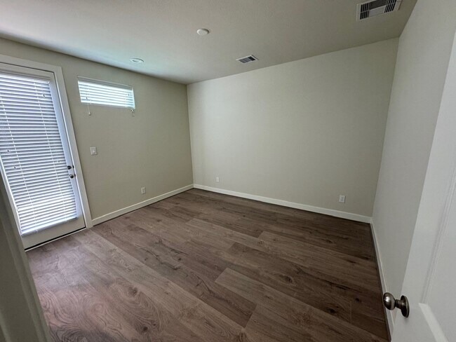 Photo - 3013 Hicks St