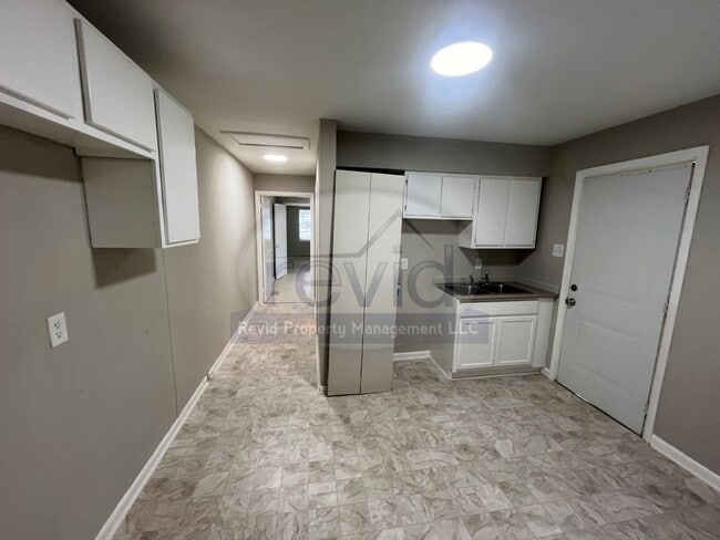 Building Photo - 952 Emmie St Unit 952