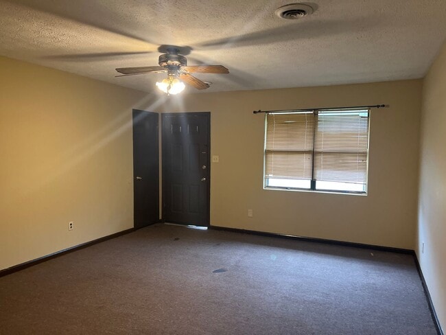 Photo - 2 Bed 1 Bath Duplex