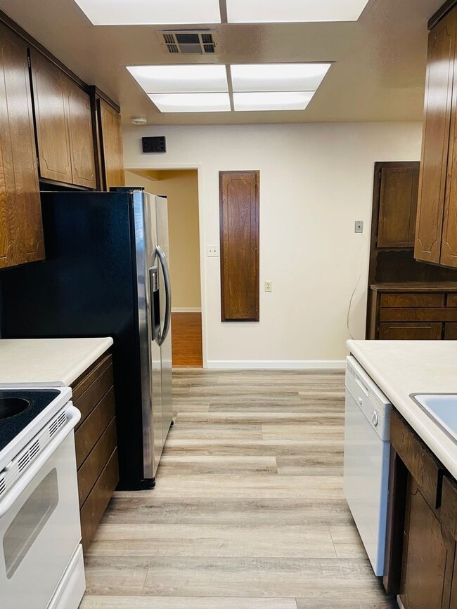 Photo - 3 bed /2 bath home in East Sac