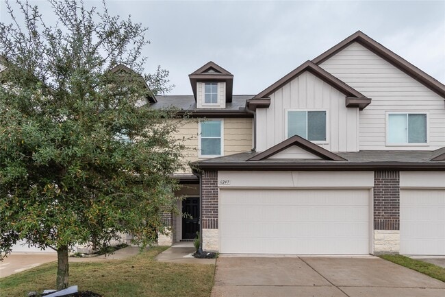 Building Photo - 6247 Brenwood Cir
