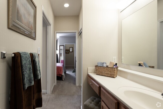 1BR,1BA,-727SF The Kestrel