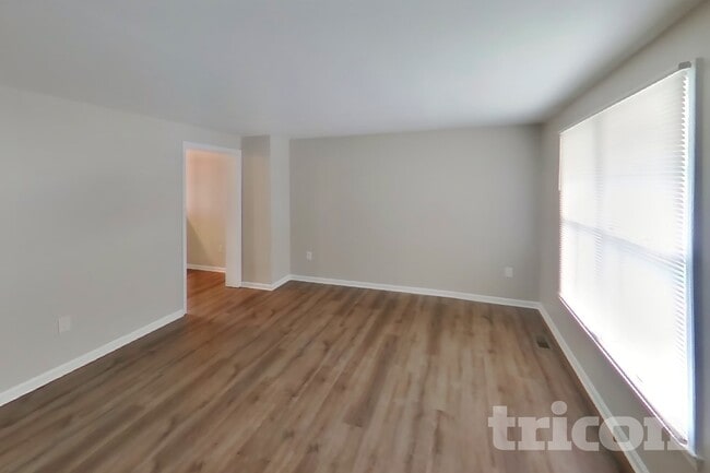Photo - 13 Craftsman Ct