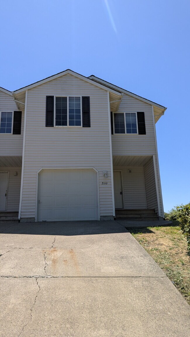 4 bedroom 2.5 bath home - 4 bedroom 2.5 bath home