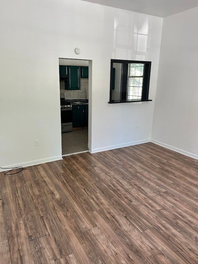 Photo - 200 Walnut St Unit Front
