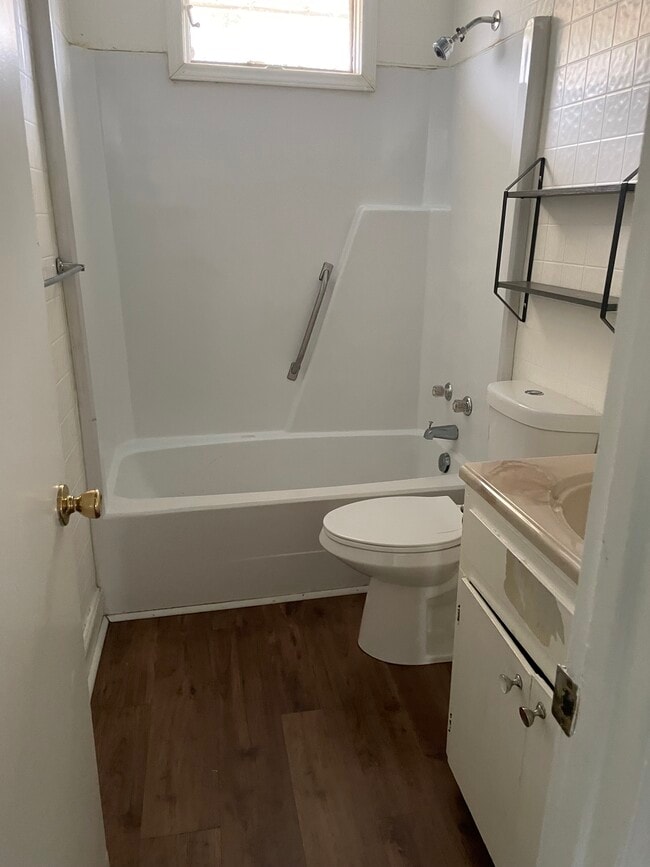 Photo - 110 Bratton St