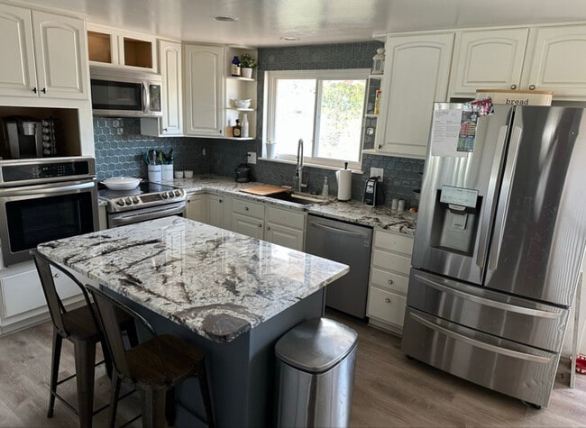 Photo - 3634 Alpine Pl