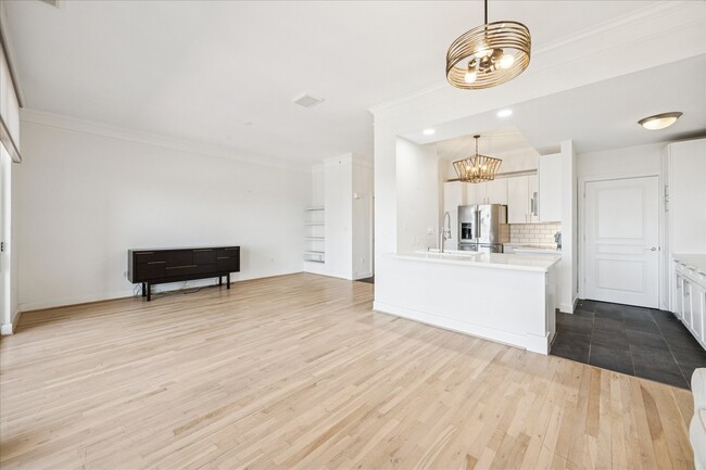 Photo - 3333 Allen Pkwy Unit 1408