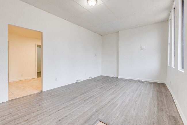 Photo - 705 Brownsville Rd Unidad 1st Floor Front