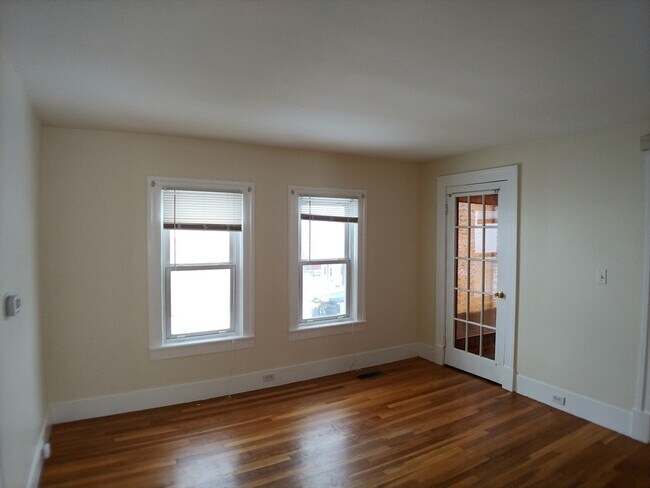 Photo - 87 Russell St Unit 1