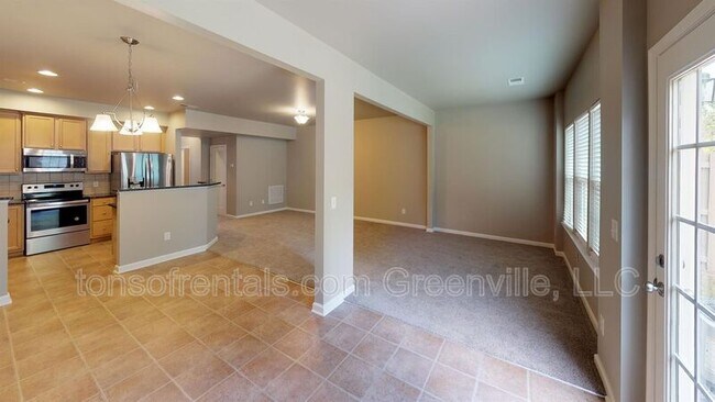 Photo - 433 Woodbark Ct