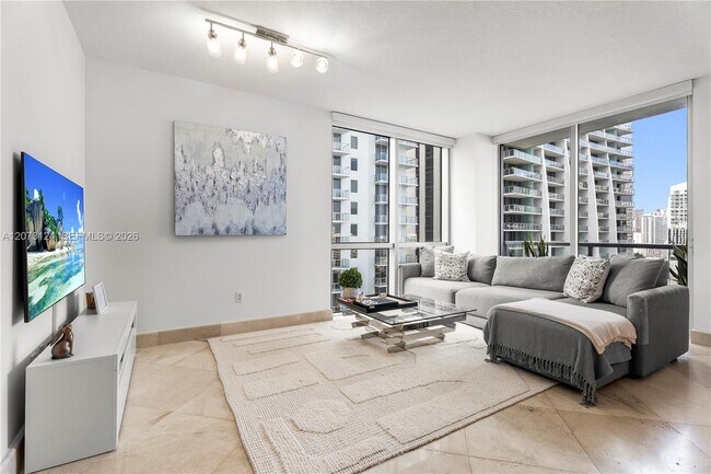 Photo - 1060 Brickell Ave Unidad 2117