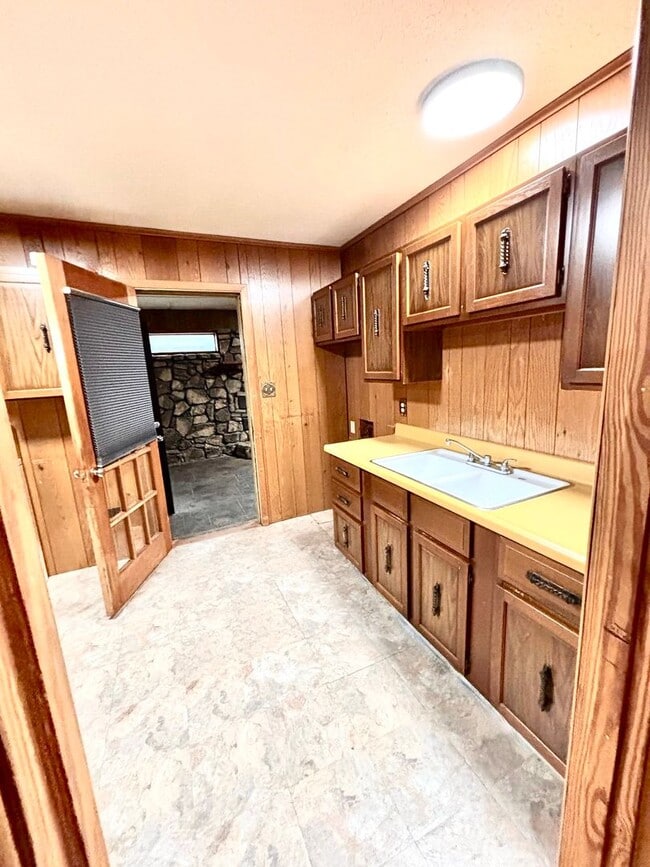 Photo - 732 Crest- Now Available!