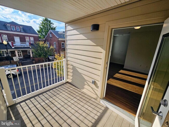 Building Photo - 200 Hamilton Ave Rental