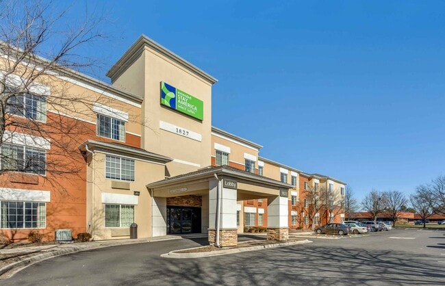 Building Photo - Furnished Studio-Chicago - Naperville - East Rental