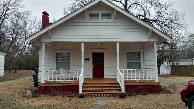 Photo - 1935 Duncan St Casa