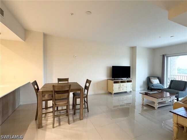 Photo - 15901 Pointe Cir Unit 405