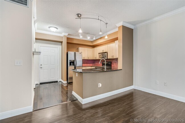 Photo - 533 NE 3rd Ave Unit 319