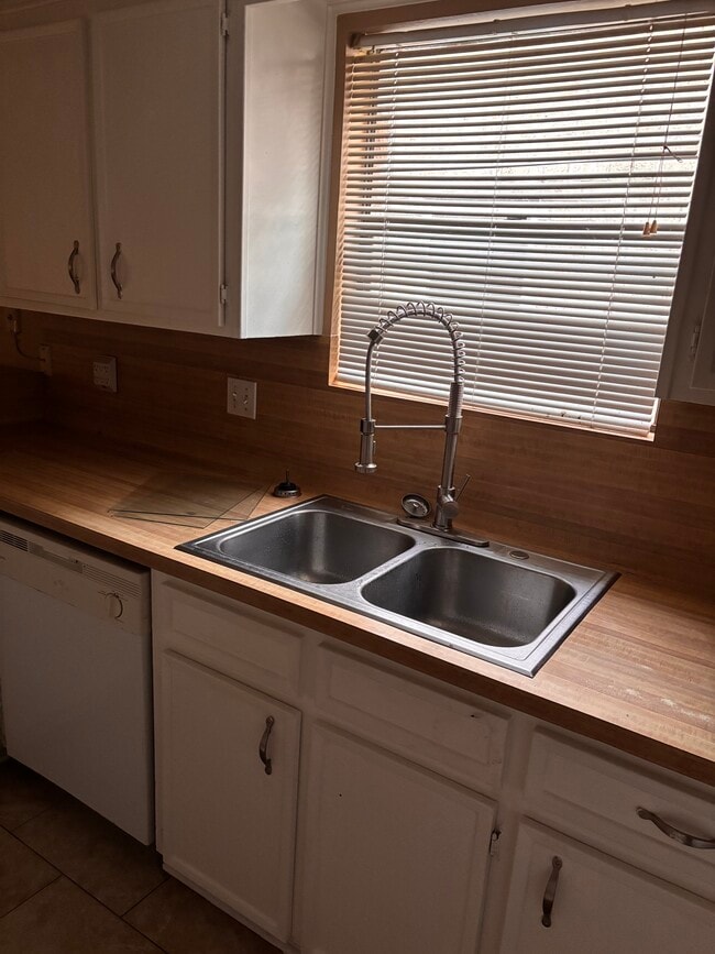 Photo - 2570 Buffalo Trl