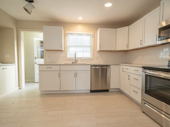 Photo - 629 E Meyer Blvd