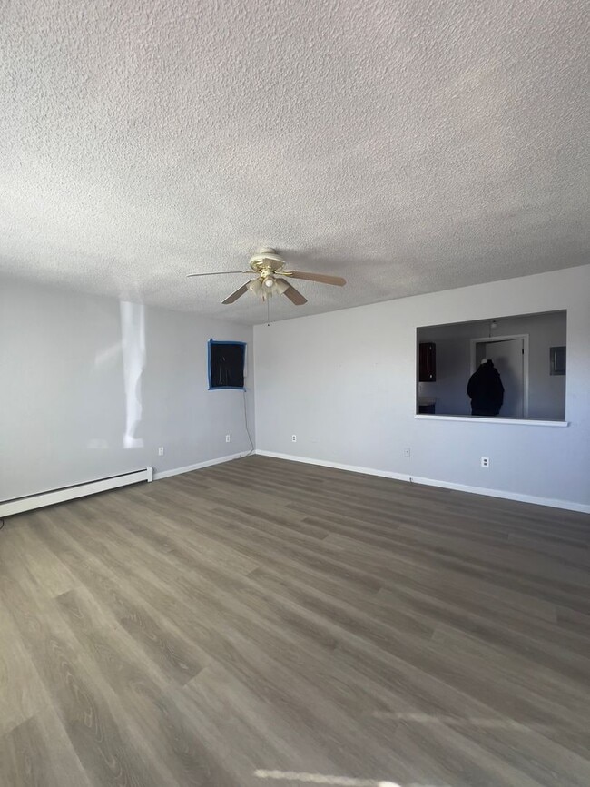 Photo - 4 bedroom 1 Bath w/ fenced yard