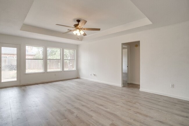Photo - 1512 Clover Ln