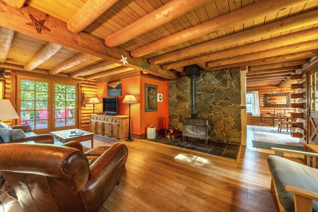 Building Photo - 1466 Country Club Rd Rental