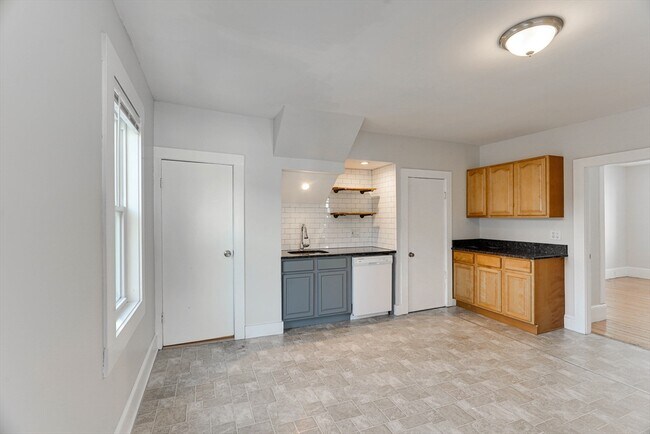 Photo - 14 Wheatland St Unit 2