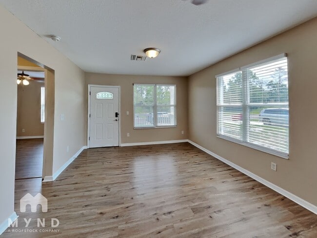 3217 Spooner Dr