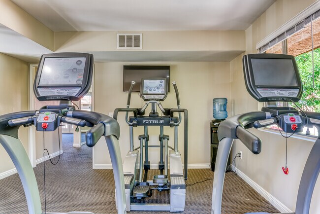 Canyon Club Apartments