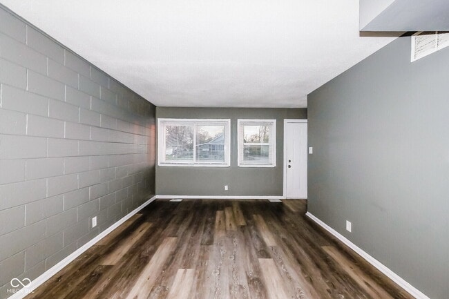 Photo - 6062 E 16th St