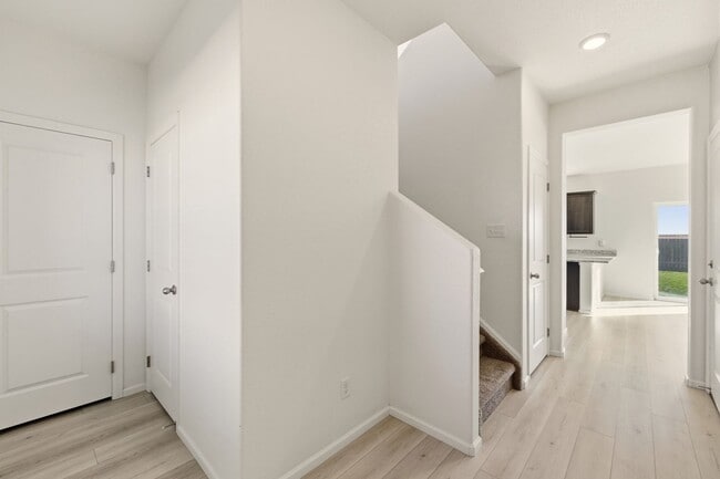 Photo - 3 Bedroom 2.5 Bathroom House With Great Vi...