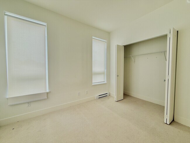 Photo - 1-14-11236 236 St