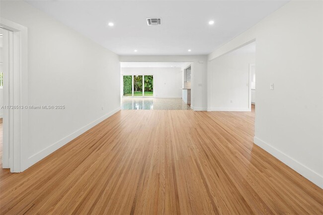 Photo - 1230 Obispo Ave