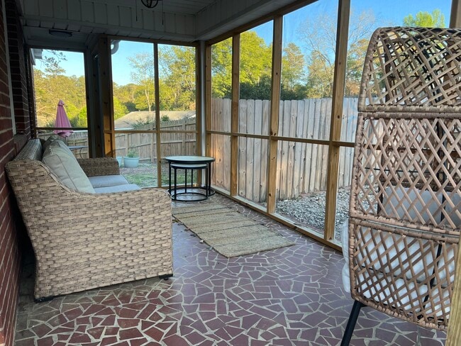 Photo - 2008 Robin Rd