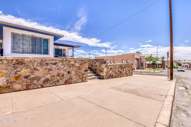 Photo - 1300 Randolph Dr