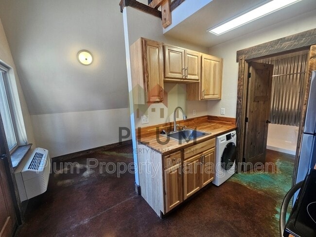 Photo - 213 Sommers St