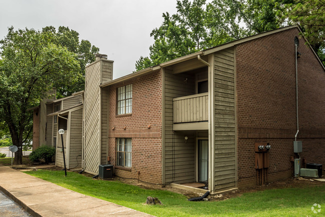 Building Photo - Stonegate Apartments