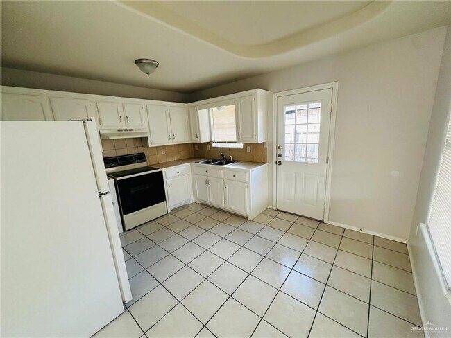 Photo - 1614 Phoenix St Unit 2