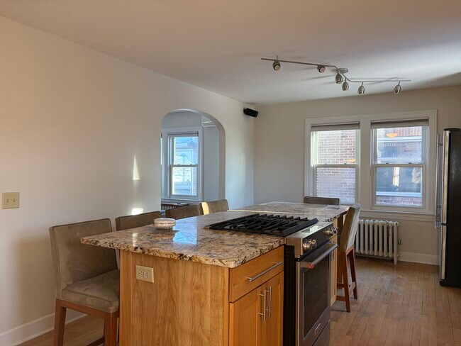 Photo - 934 W Shore Dr