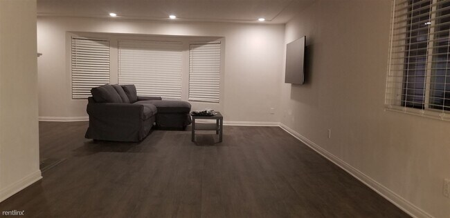 Photo - 6 br, 3 bath House - 5666 Dorothy Way 1