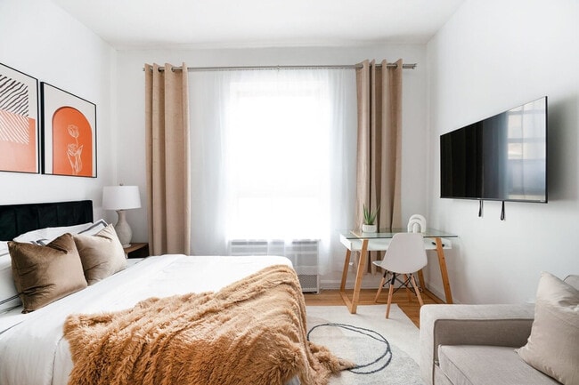 Photo - 317 W 74th St Unidad ID1021990P