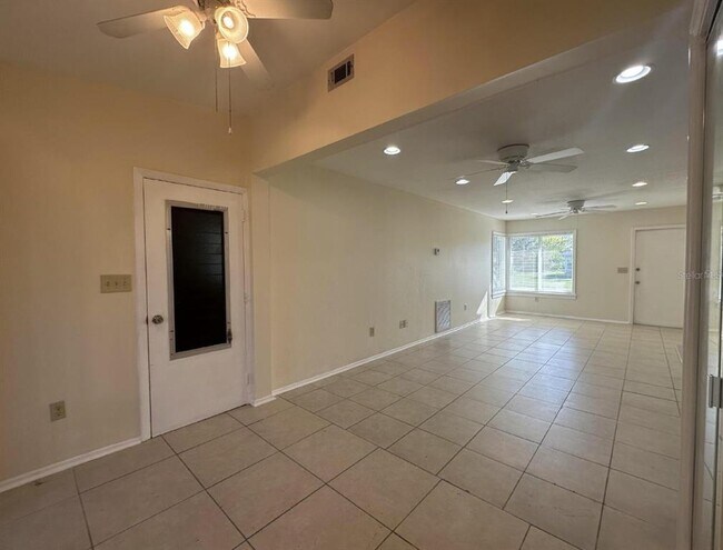 Photo - 5439 Kenwood Dr