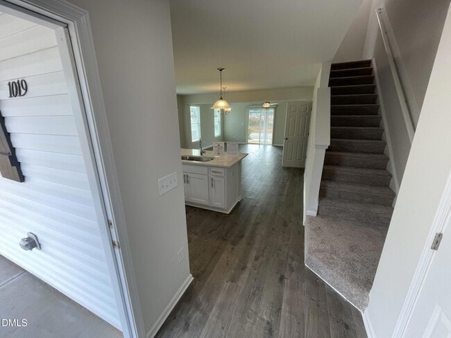 Photo - 1019 Peony Ln