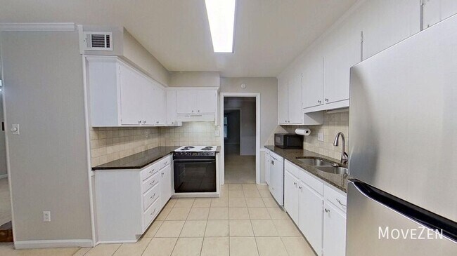 Photo - 6733 Constitution Ln